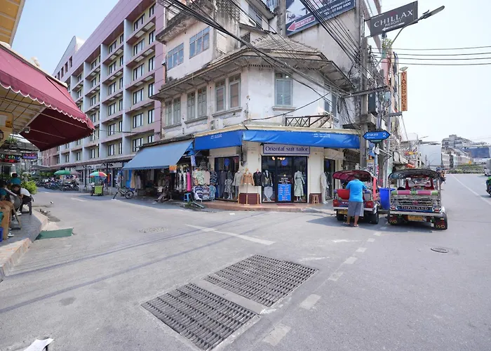 Bob House Khaosan - บ็อคเฮ้าท์ ข้าวสาร * Bangkok